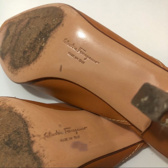 Vintage Salvatore Ferragamo slip-on Italian mules - Picture 9 of 10